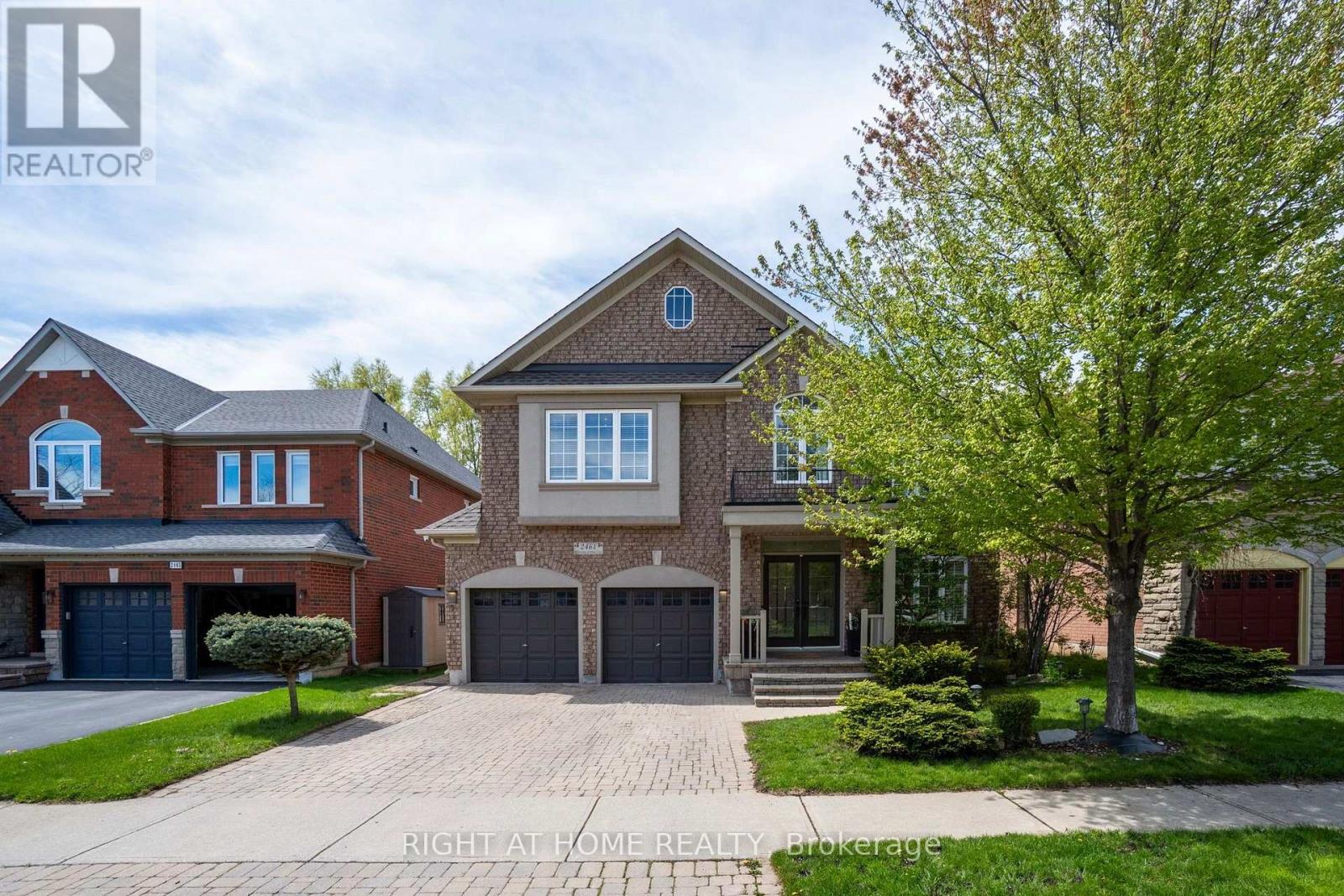 2461 WHISTLING SPRINGS CRESCENT, Oakville, Ontario