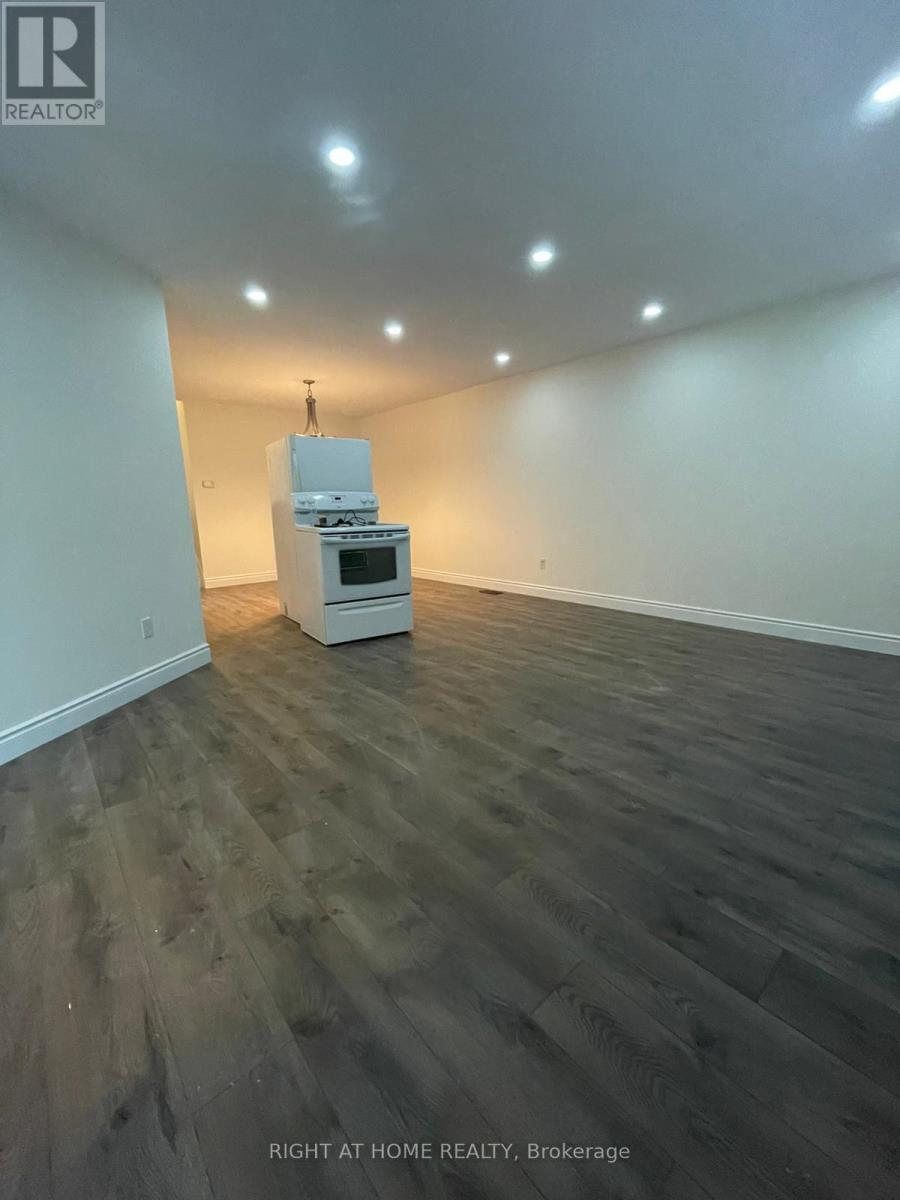 Main - 135 Avondale Boulevard, Brampton, Ontario  L6T 1H5 - Photo 11 - W13142220