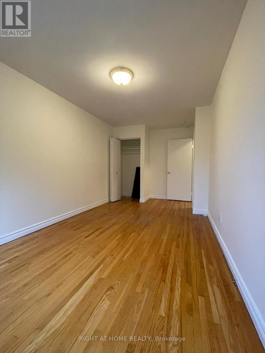 Main - 135 Avondale Boulevard, Brampton, Ontario  L6T 1H5 - Photo 7 - W13142220