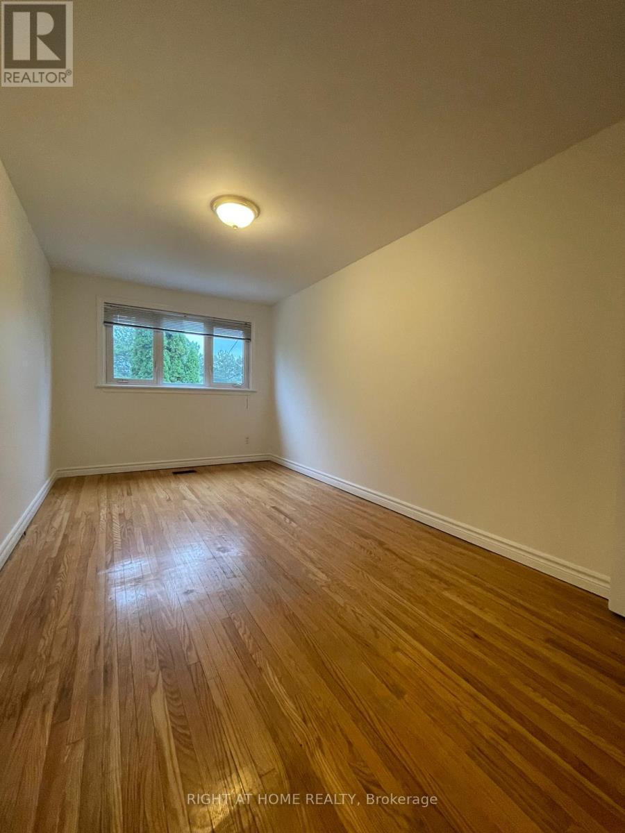 Main - 135 Avondale Boulevard, Brampton, Ontario  L6T 1H5 - Photo 8 - W13142220