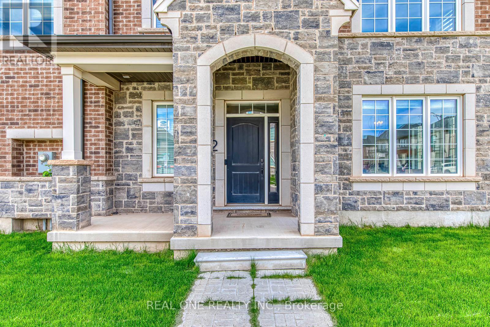 1402 Lakeport Crescent, Oakville, Ontario  L6H 3S1 - Photo 2 - W13142288
