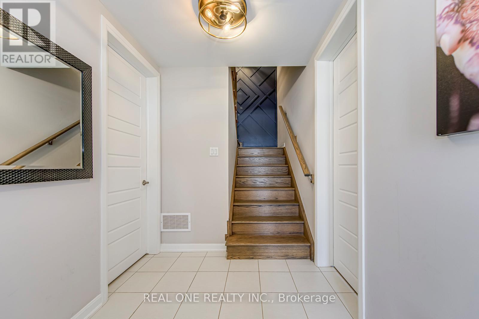1402 Lakeport Crescent, Oakville, Ontario  L6H 3S1 - Photo 9 - W13142288