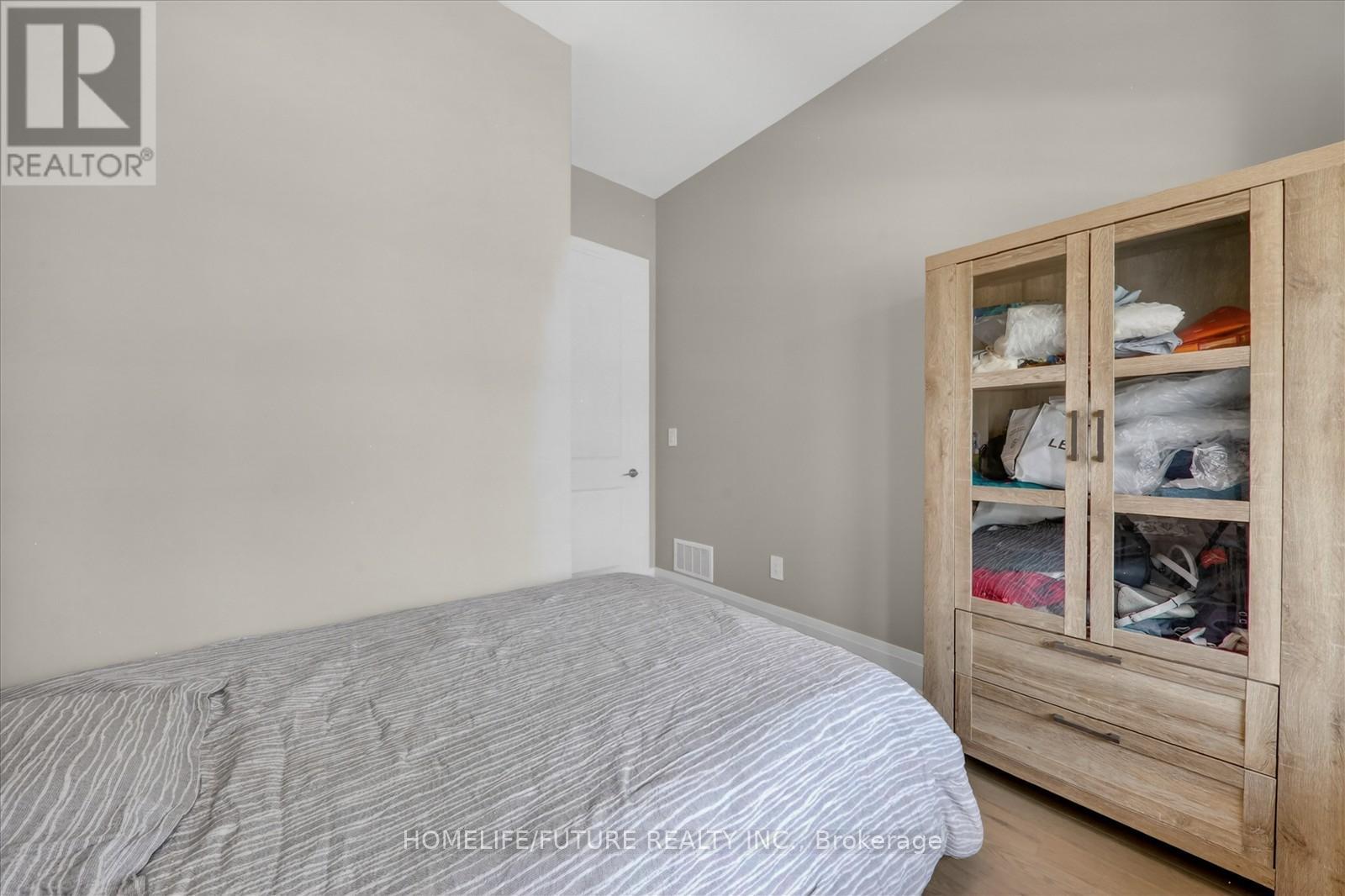1535 Buttercup Court, Milton, Ontario  L9E 2G3 - Photo 8 - W13142392