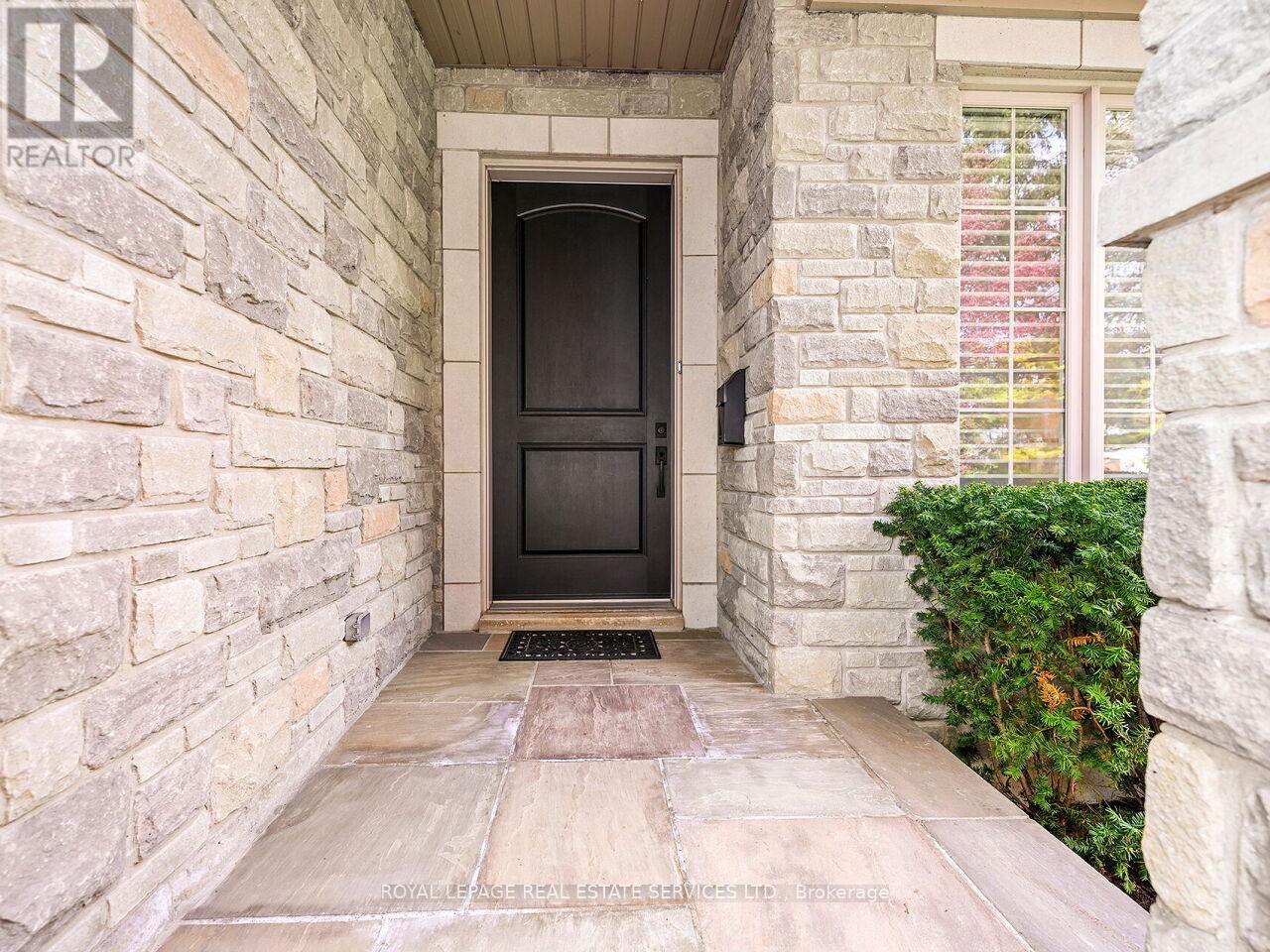24 Jopling Avenue N, Toronto, Ontario  M9B 4E7 - Photo 3 - W13142448