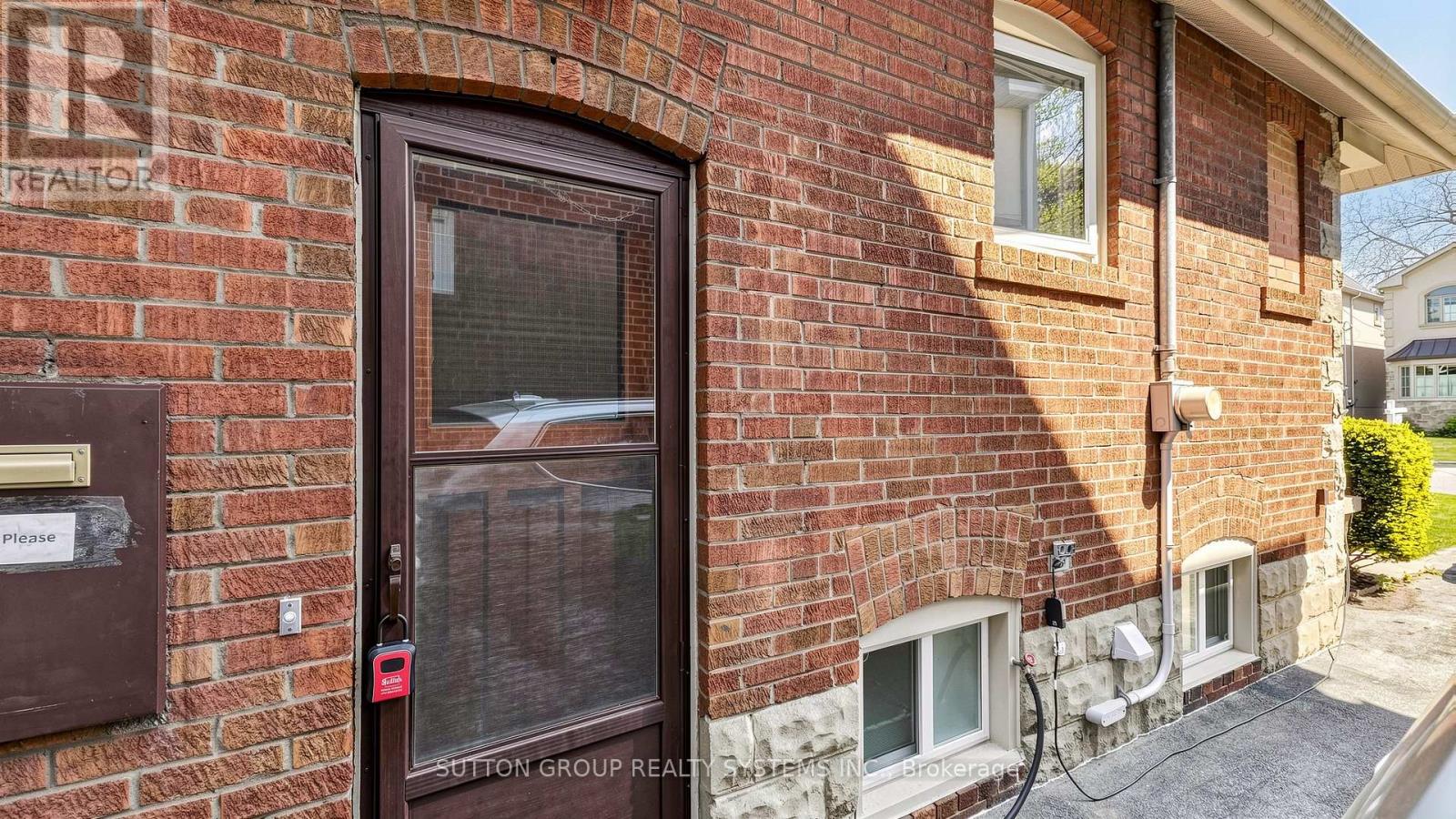 14 Elsfield Road, Toronto, Ontario  M8Y 3R4 - Photo 29 - W13142456