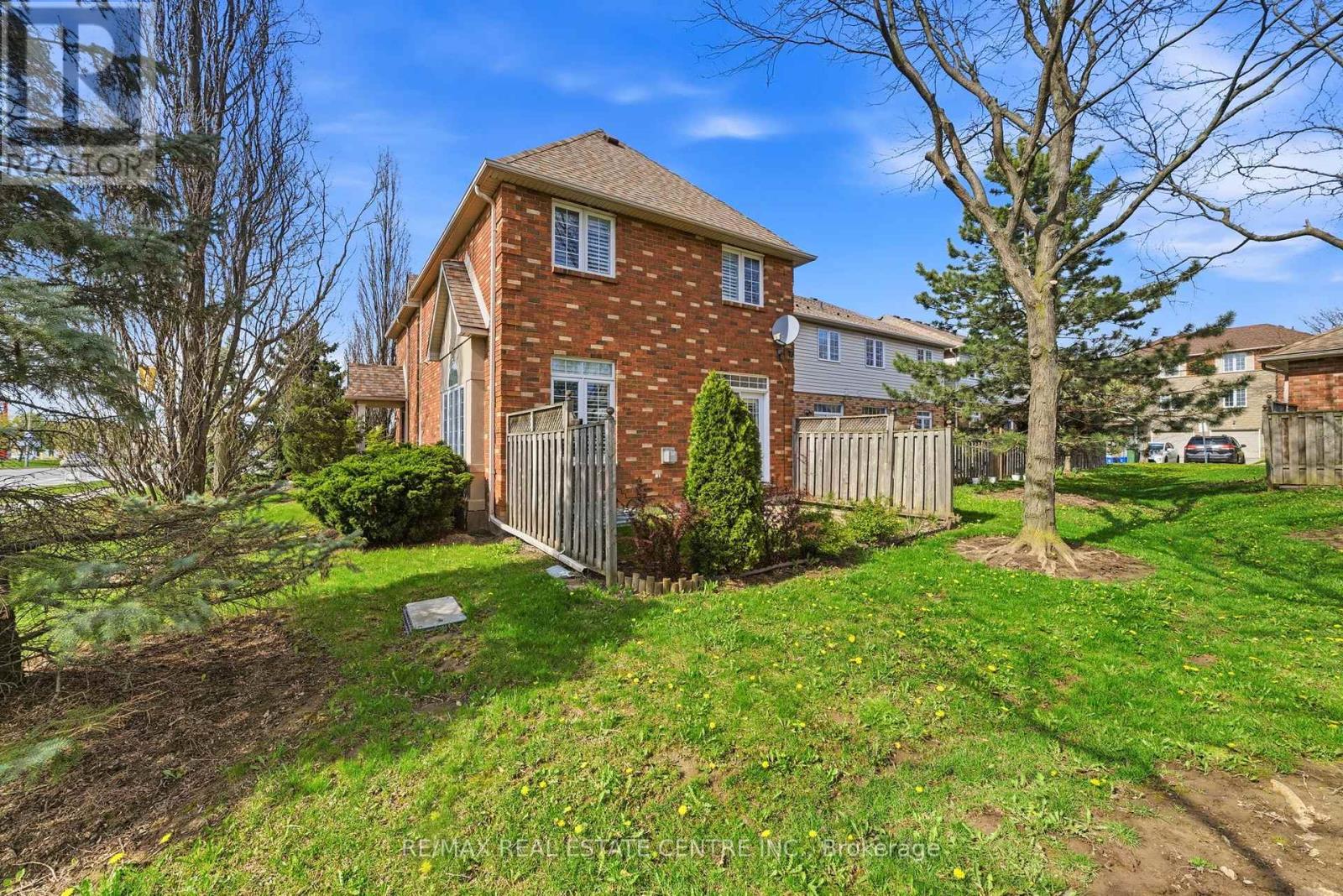 1 - 876 Golf Links Road, Hamilton, Ontario  L9G 3K9 - Photo 3 - X13142484
