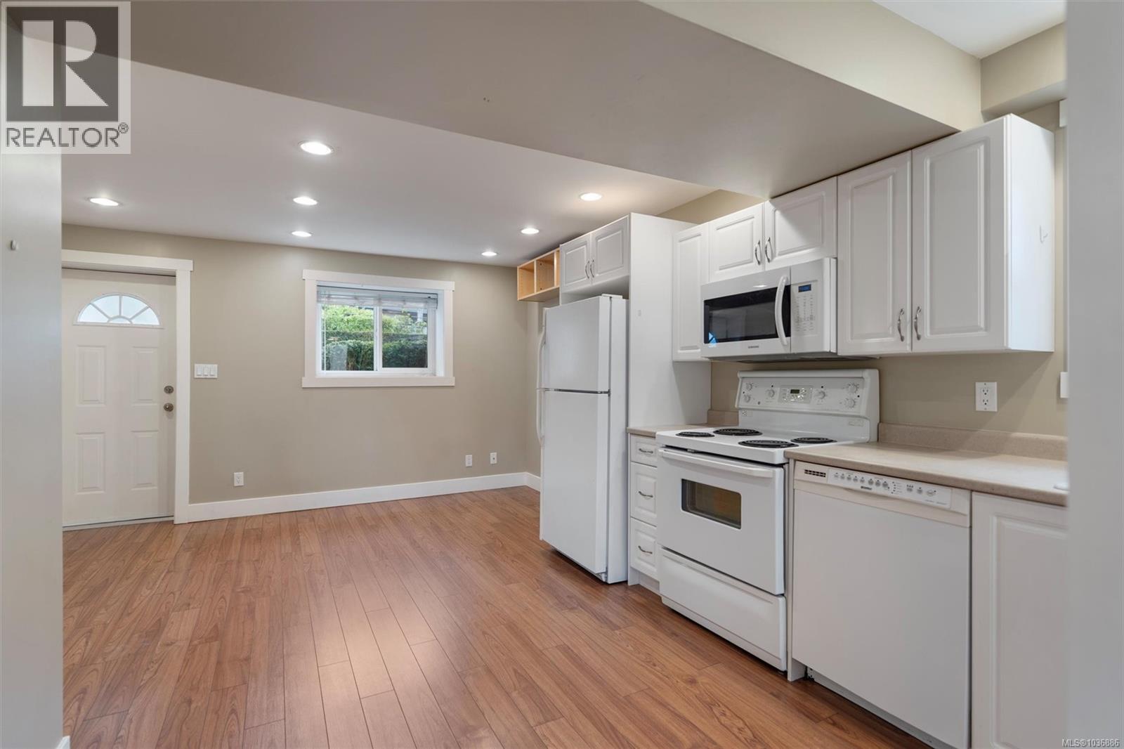 1582 Fremont Pl, Saanich, British Columbia  V8N 4Y5 - Photo 24 - 1036886