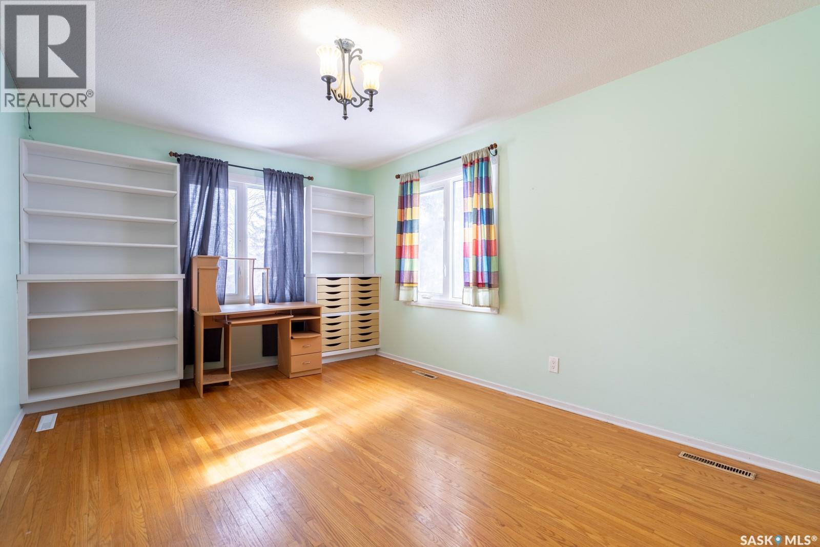 6 Hogarth Place, Regina, Saskatchewan  S4S 4J8 - Photo 21 - SK036334