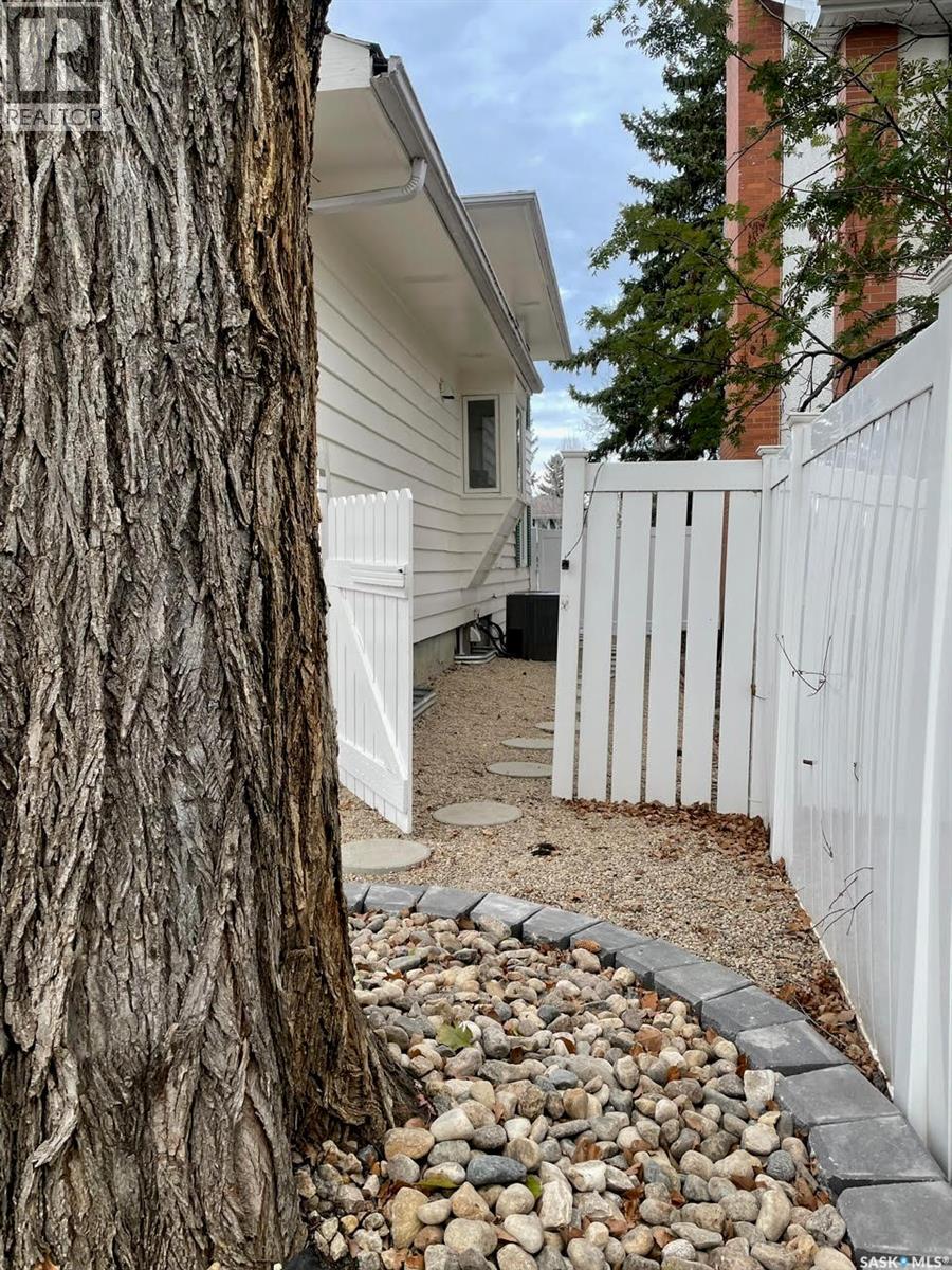 6 Hogarth Place, Regina, Saskatchewan  S4S 4J8 - Photo 32 - SK036334