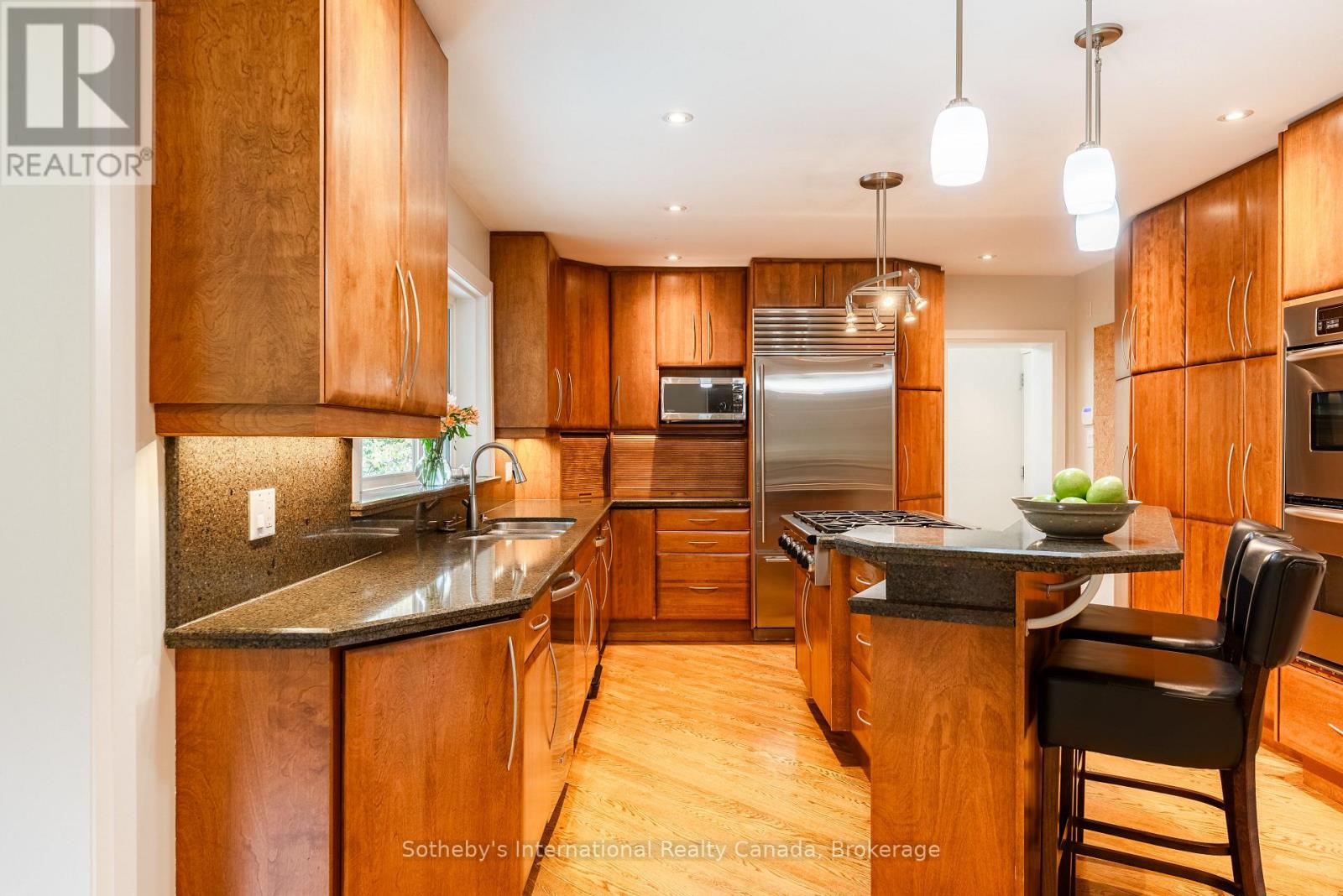 237 Burgundy Drive, Oakville, Ontario  L6J 4G2 - Photo 10 - W13142768