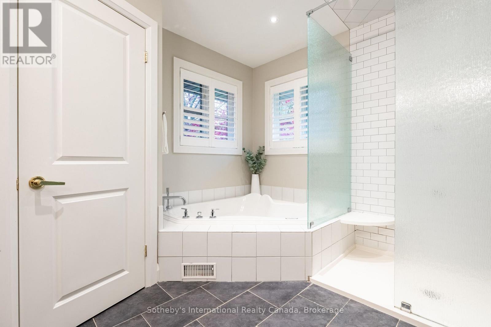 237 Burgundy Drive, Oakville, Ontario  L6J 4G2 - Photo 20 - W13142768