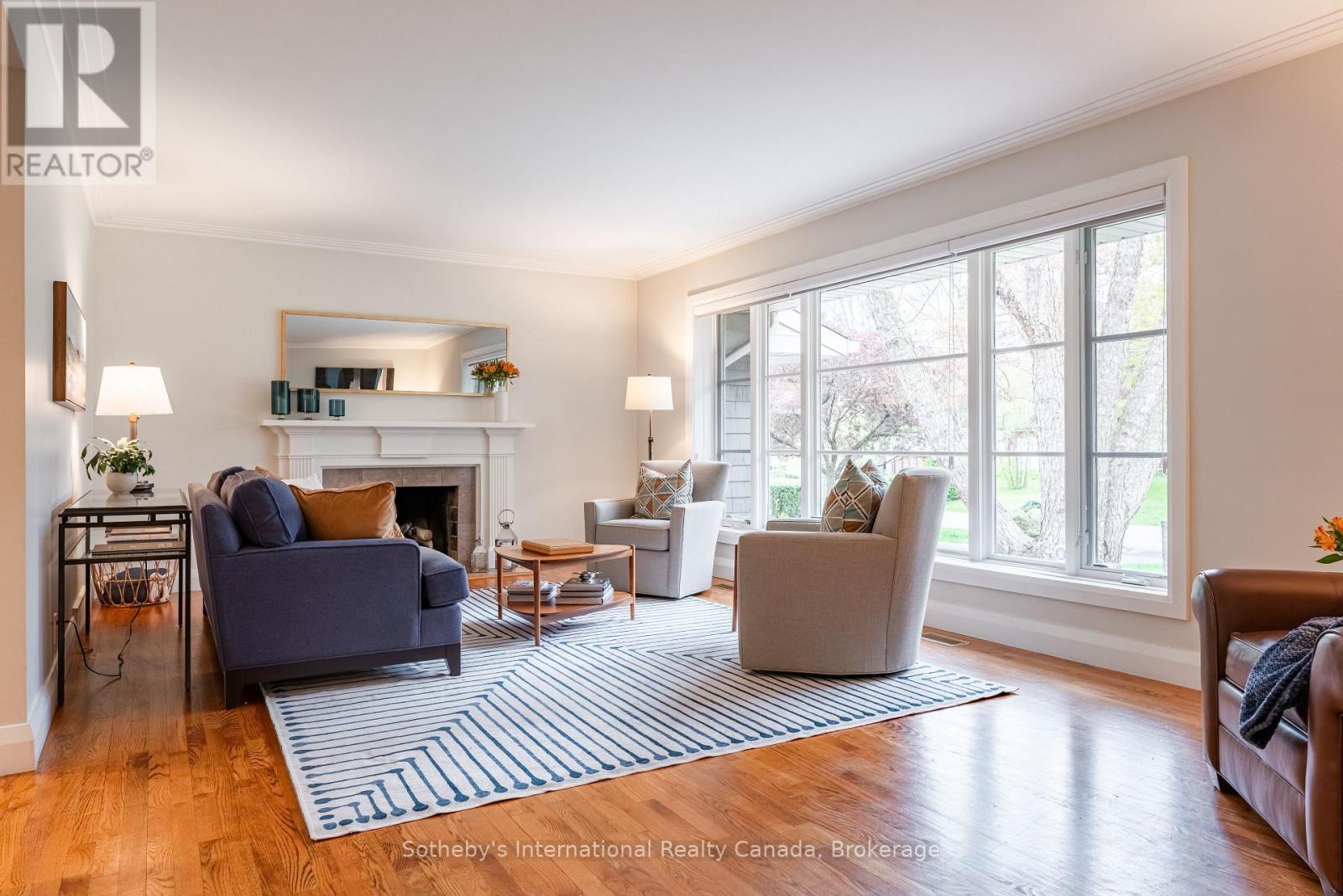 237 Burgundy Drive, Oakville, Ontario  L6J 4G2 - Photo 5 - W13142768