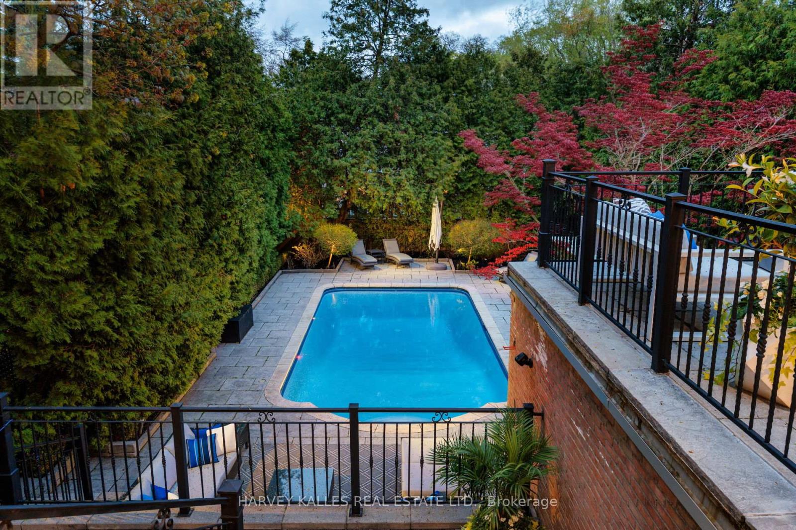 215 Dunvegan Road, Toronto, Ontario  M5P 2P2 - Photo 3 - C13142432