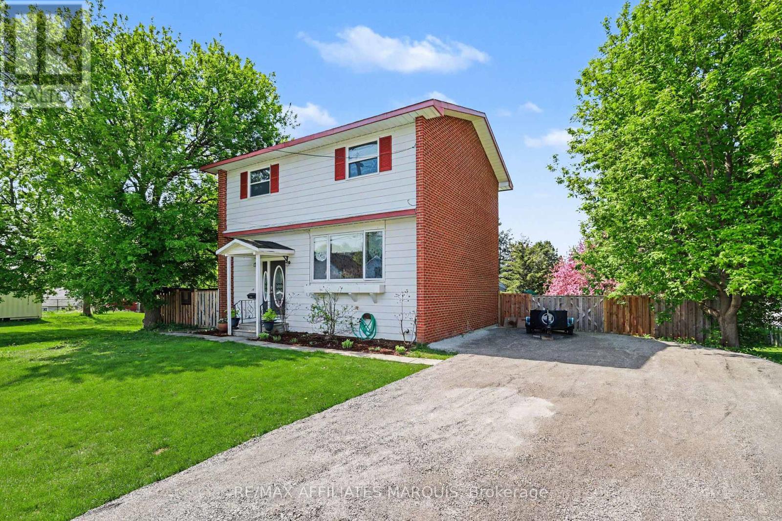 15 Philip Street, Smiths Falls, Ontario  K7A 3L7 - Photo 3 - X13134182
