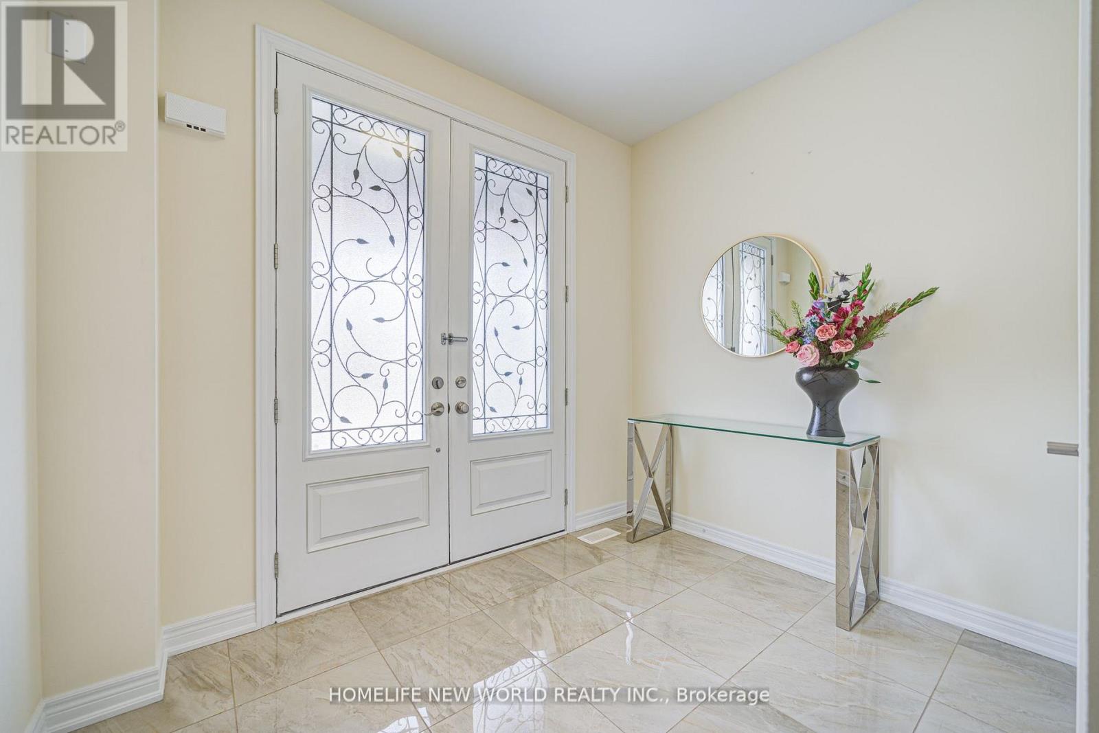 88 Roth Street, Aurora, Ontario  L4G 0W7 - Photo 4 - N12877202