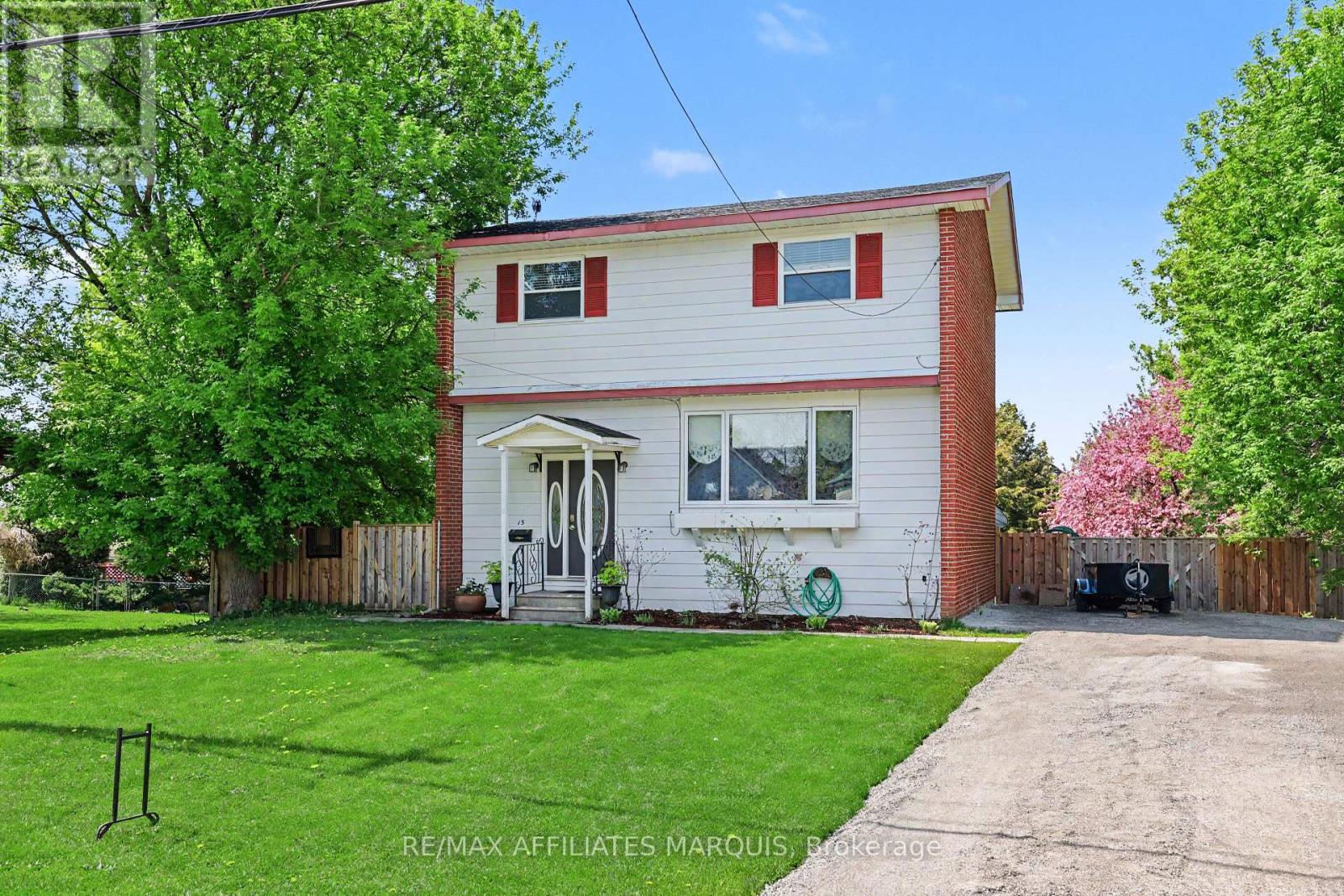 15 Philip Street, Smiths Falls, Ontario  K7A 3L7 - Photo 2 - X13134182