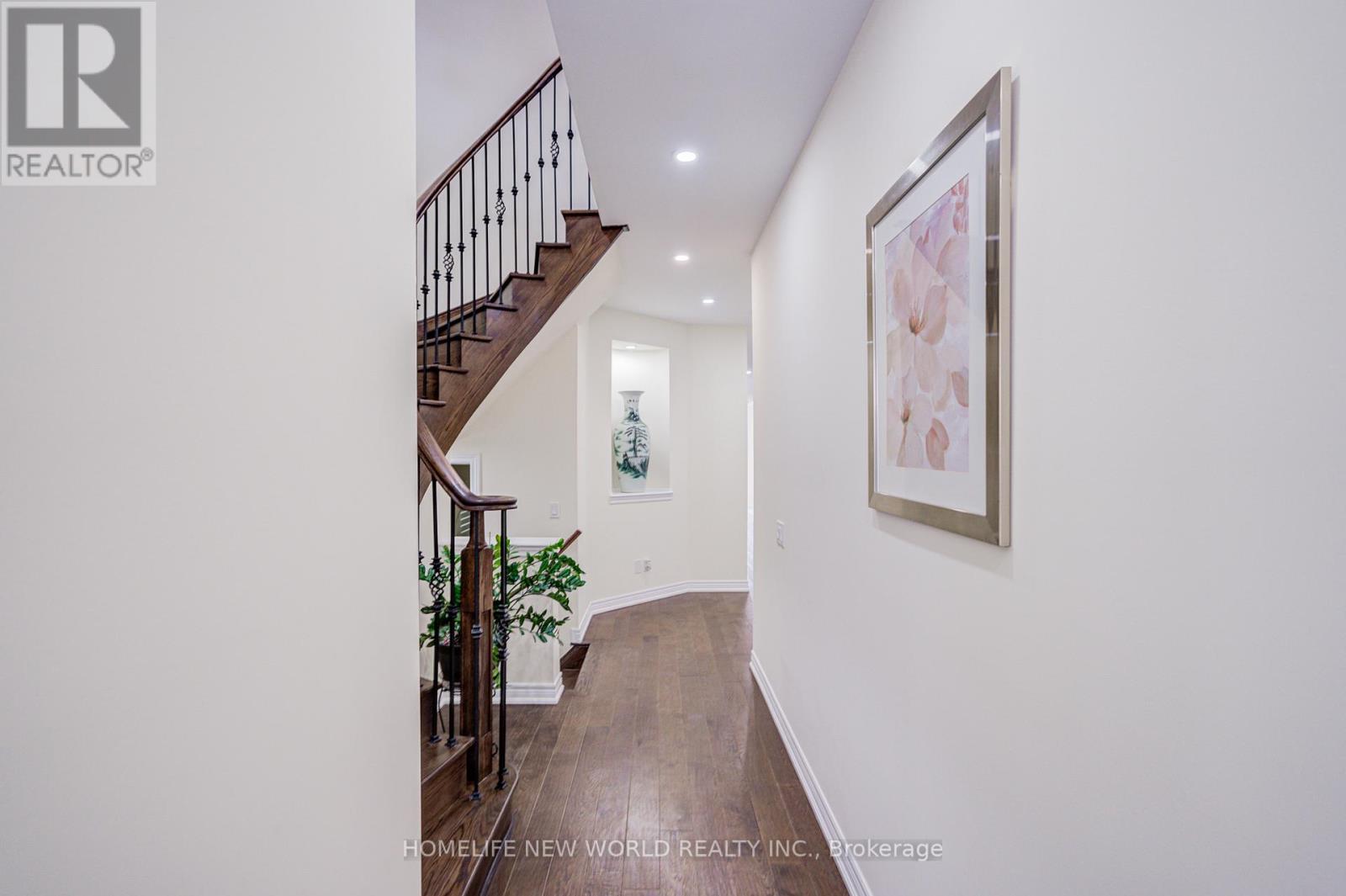88 Roth Street, Aurora, Ontario  L4G 0W7 - Photo 6 - N12877202