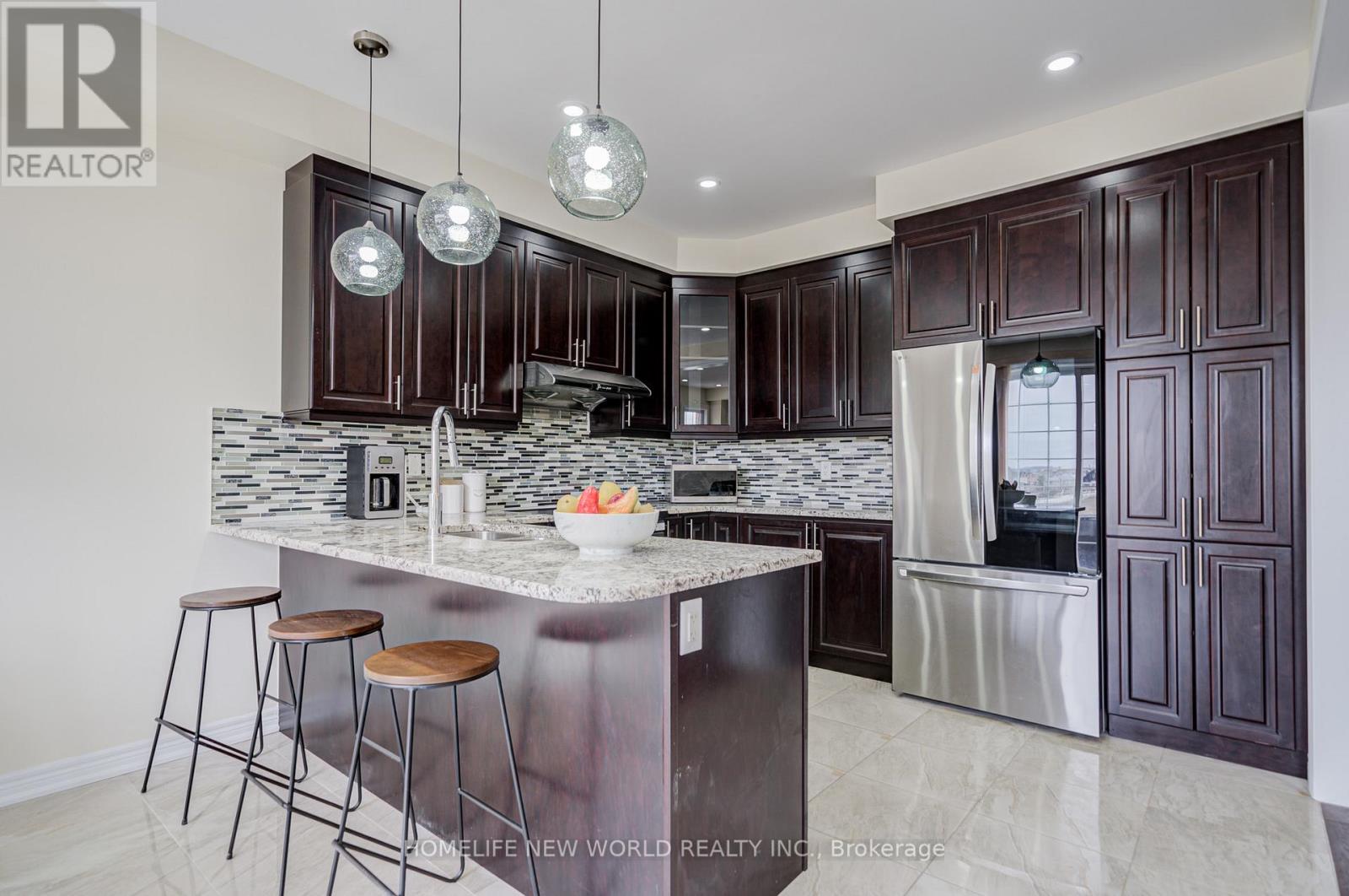 88 Roth Street, Aurora, Ontario  L4G 0W7 - Photo 14 - N12877202