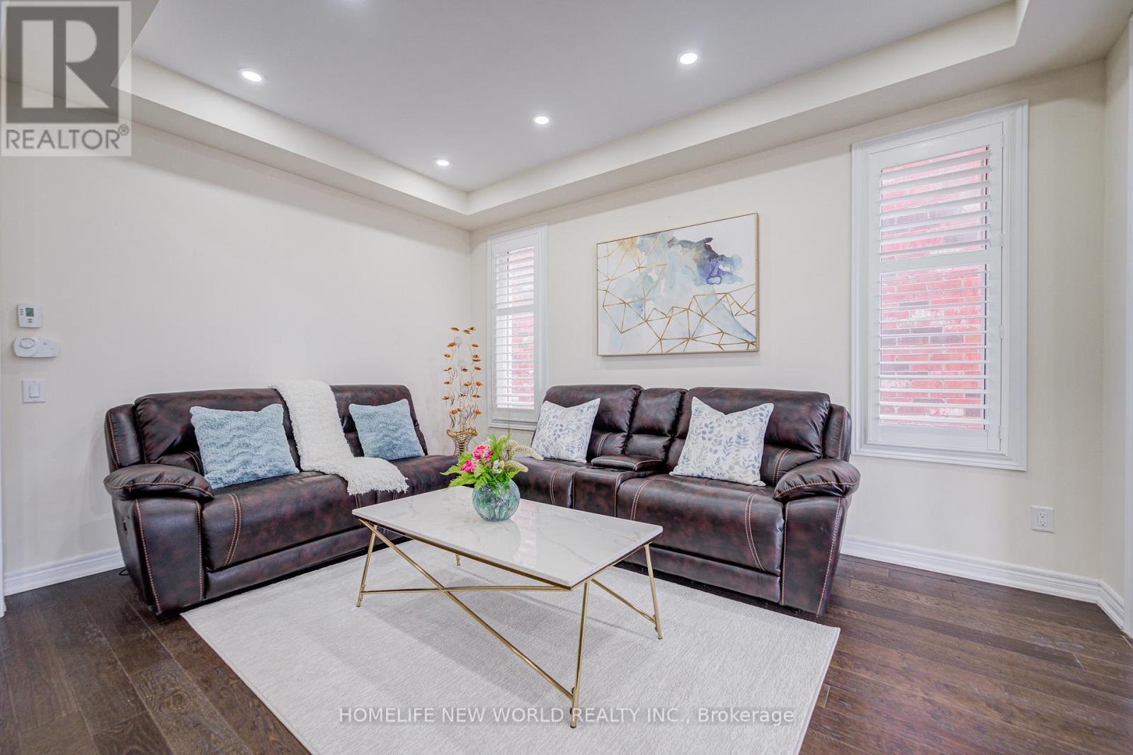 88 Roth Street, Aurora, Ontario  L4G 0W7 - Photo 8 - N12877202