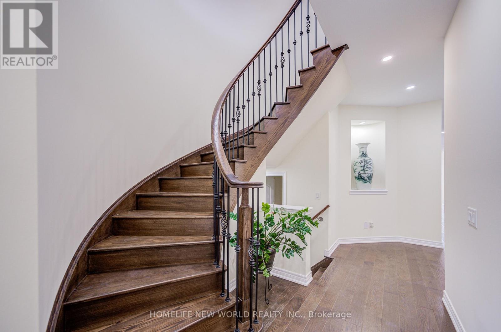 88 Roth Street, Aurora, Ontario  L4G 0W7 - Photo 21 - N12877202