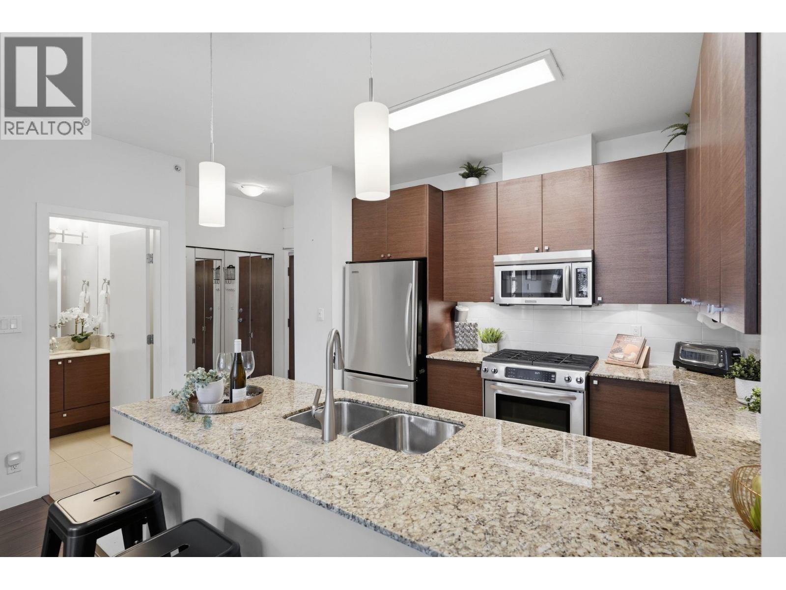 421 101 Morrissey Road, Port Moody, British Columbia  V3H 0E6 - Photo 3 - R3124700