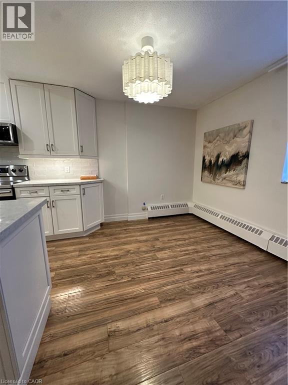 15 Elizabeth Street, Mississauga, Ontario  L5G 2Z3 - Photo 5 - 40830919