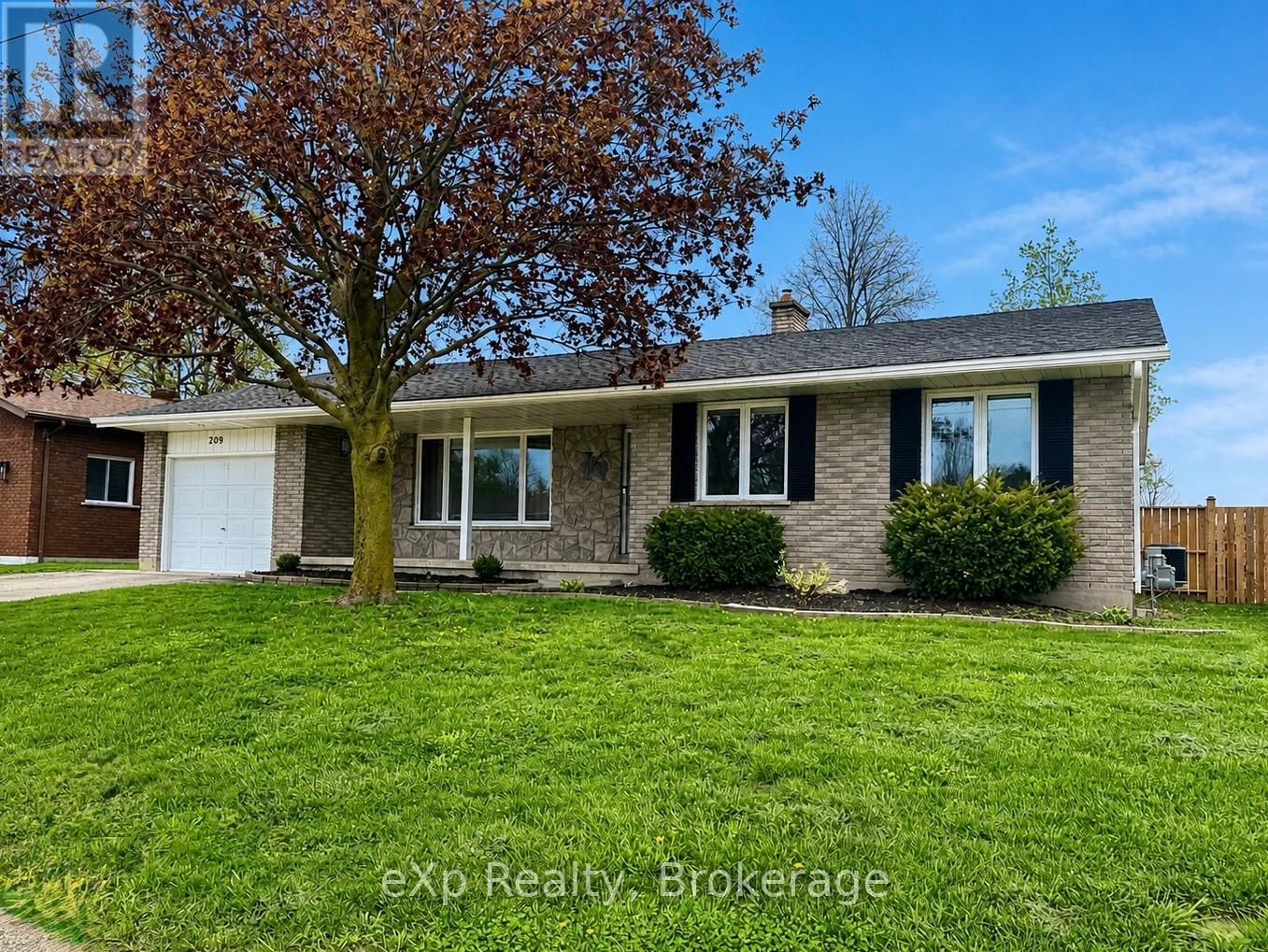 209 15TH AVENUE, Hanover, Ontario