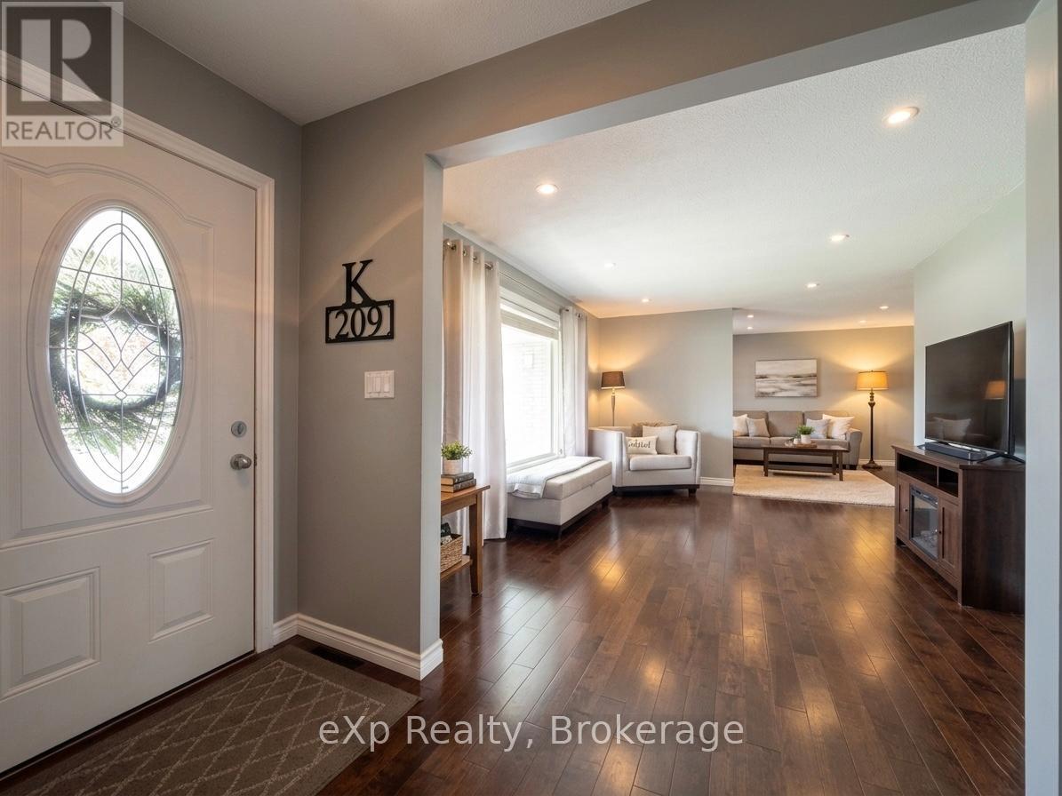 209 15th Avenue, Hanover, Ontario  N4N 3E1 - Photo 5 - X13142674