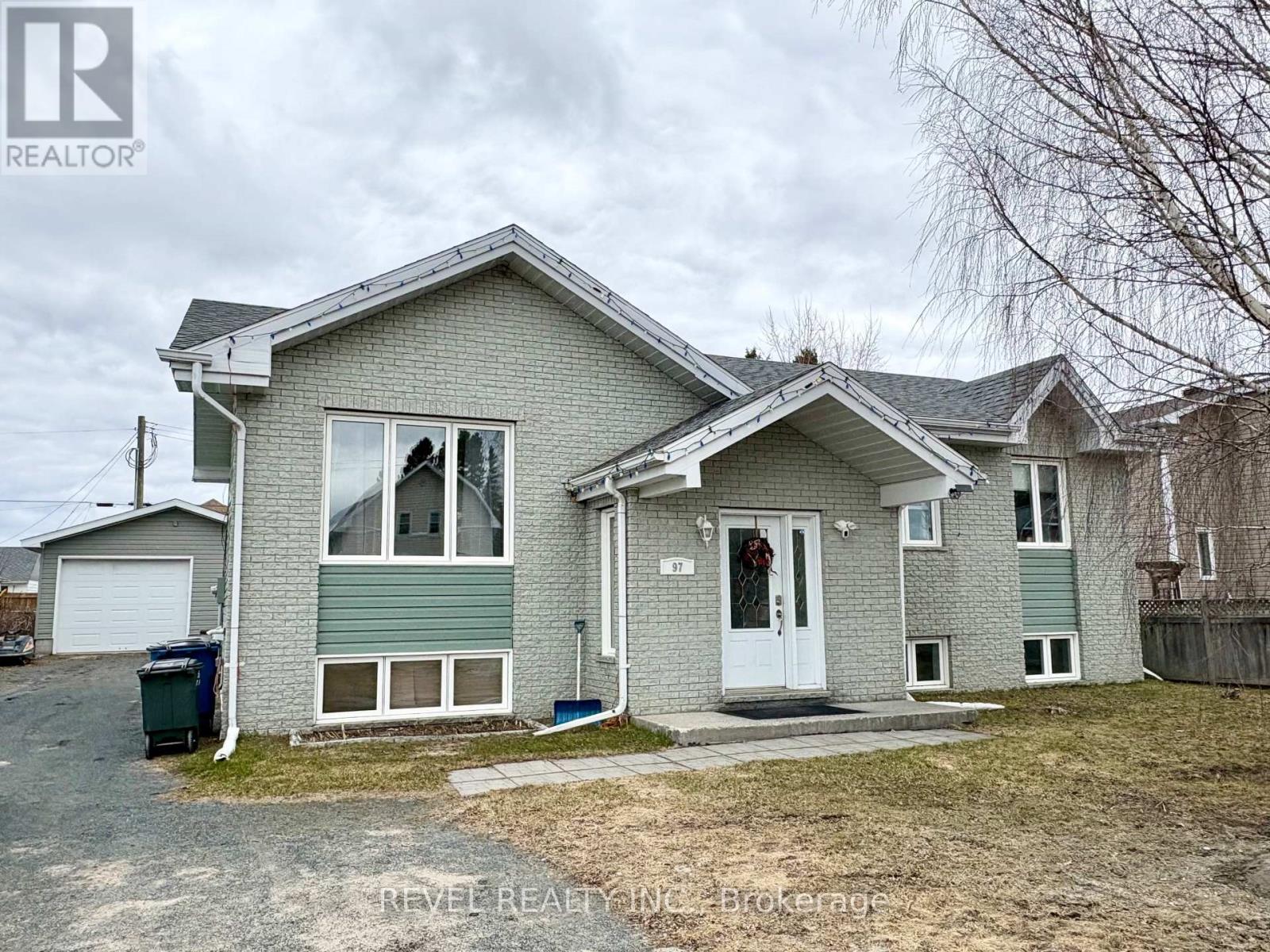 97 Fourteenth Avenue, Cochrane, Ontario  P0L 1C0 - Photo 1 - T13142680