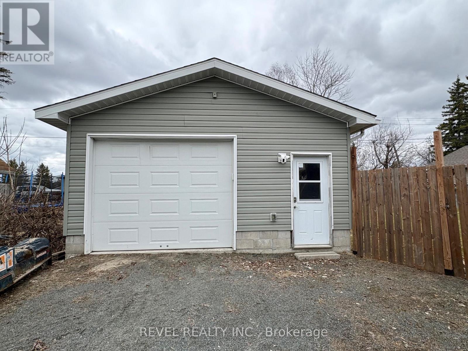 97 Fourteenth Avenue, Cochrane, Ontario  P0L 1C0 - Photo 2 - T13142680