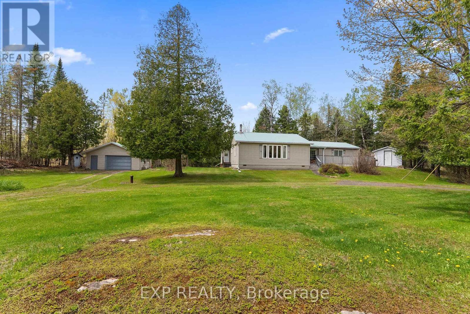 6015 CENTENNIAL DRIVE, Greater Madawaska, Ontario