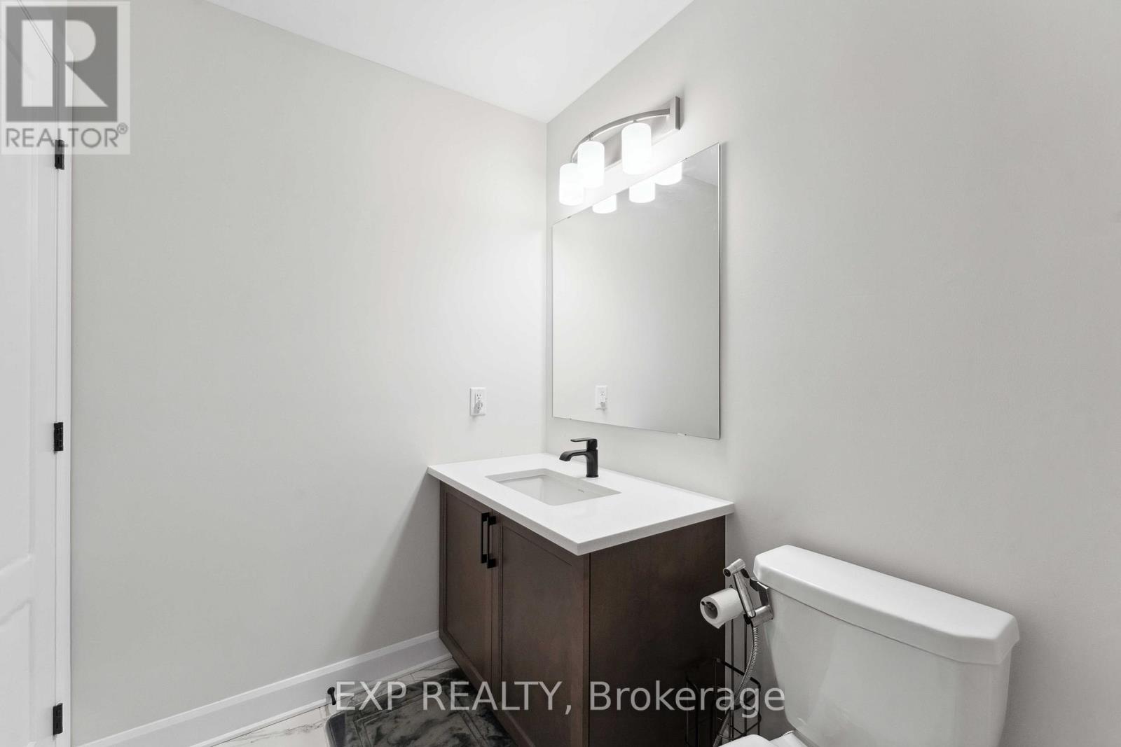 934 Clarkia Street, Ottawa, Ontario  K1T 0Y1 - Photo 3 - X13142548