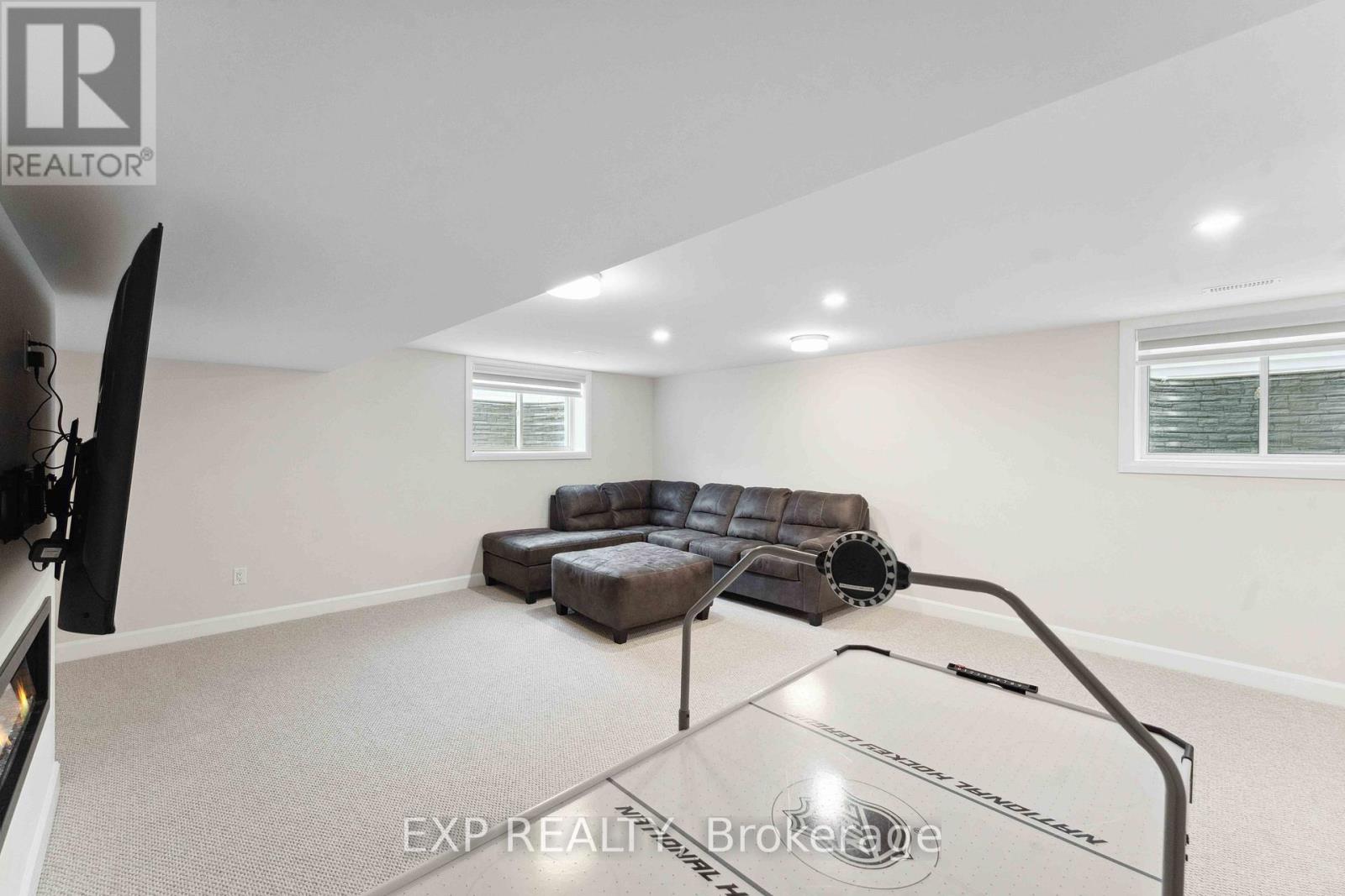 934 Clarkia Street, Ottawa, Ontario  K1T 0Y1 - Photo 37 - X13142548