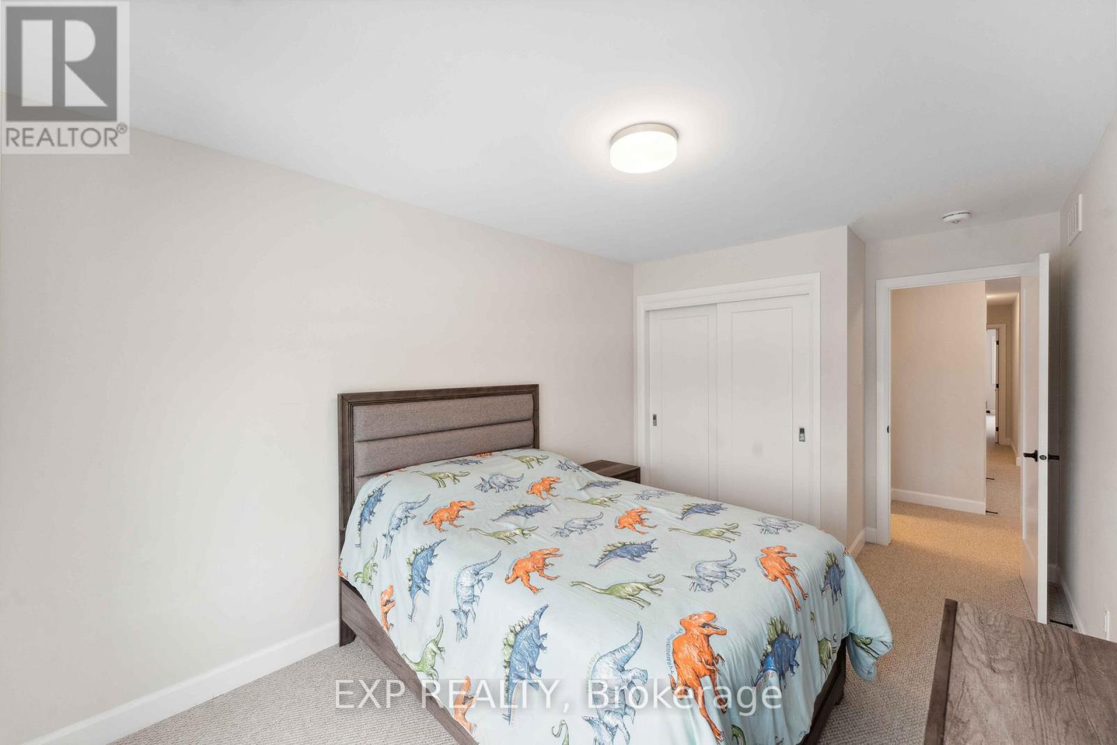 934 Clarkia Street, Ottawa, Ontario  K1T 0Y1 - Photo 5 - X13142548