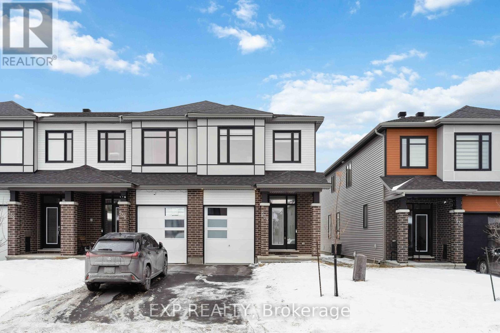 934 Clarkia Street, Ottawa, Ontario  K1T 0Y1 - Photo 2 - X13142556