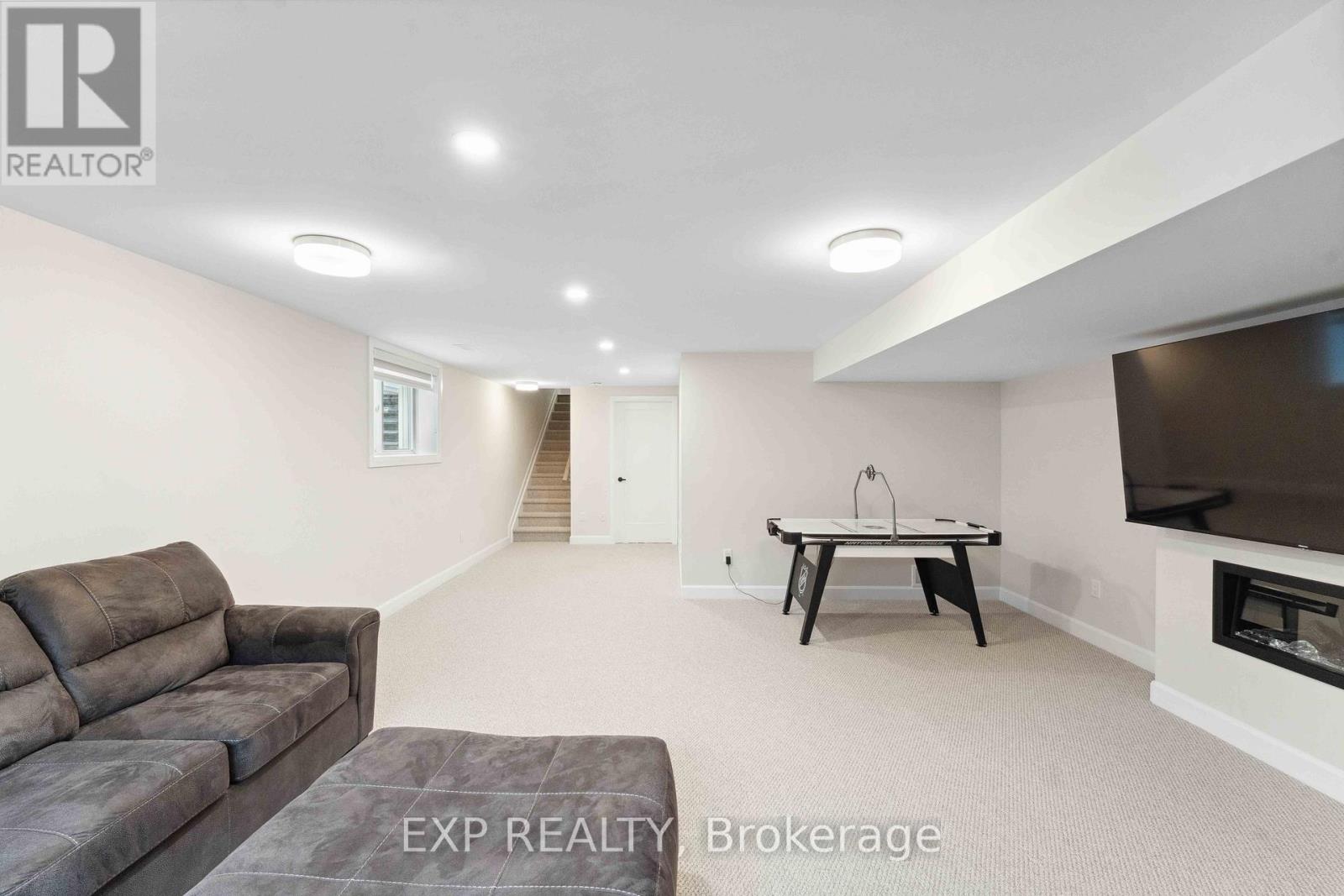 934 Clarkia Street, Ottawa, Ontario  K1T 0Y1 - Photo 36 - X13142556