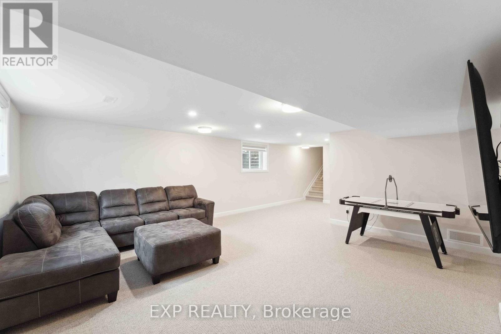 934 Clarkia Street, Ottawa, Ontario  K1T 0Y1 - Photo 37 - X13142556