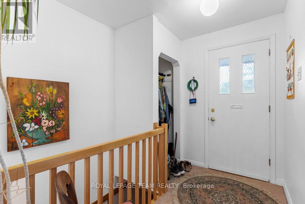 684 Wavell Avenue, Ottawa, Ontario  K2A 3B1 - Photo 3 - X13142644
