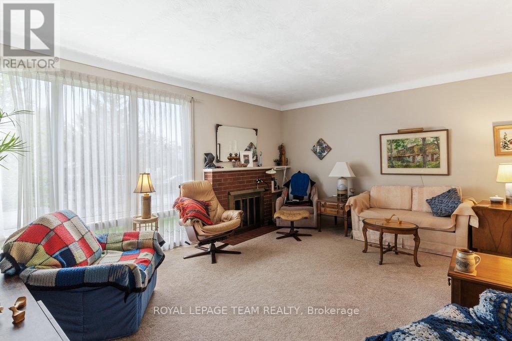 684 Wavell Avenue, Ottawa, Ontario  K2A 3B1 - Photo 4 - X13142644