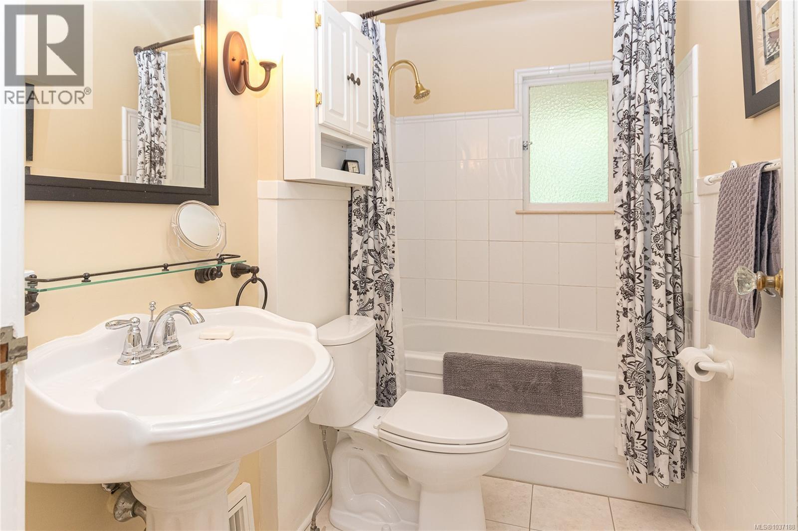 812 Langham Crt, Victoria, British Columbia  V8V 4J2 - Photo 23 - 1037188