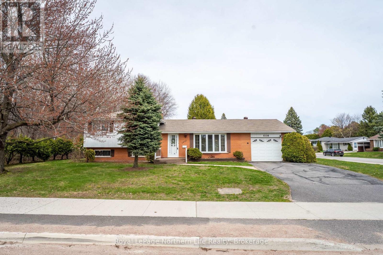 1608 Parkwood Drive, North Bay, Ontario  P1B 4R4 - Photo 1 - X13142672