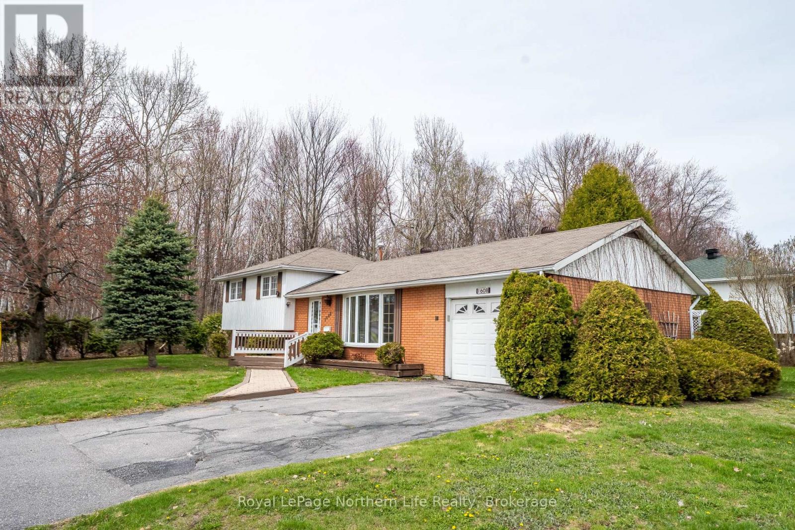 1608 Parkwood Drive, North Bay, Ontario  P1B 4R4 - Photo 2 - X13142672