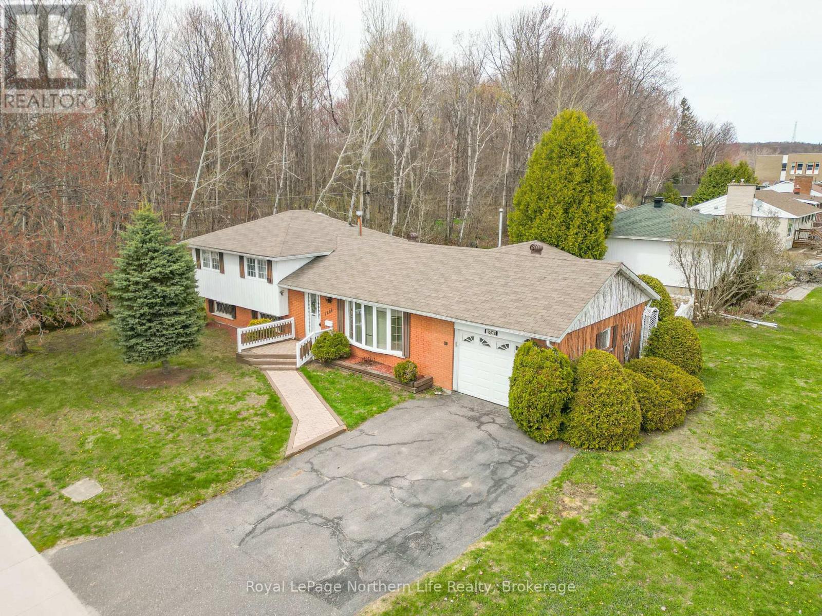 1608 Parkwood Drive, North Bay, Ontario  P1B 4R4 - Photo 3 - X13142672