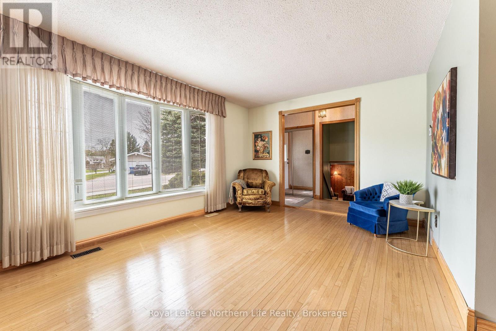 1608 Parkwood Drive, North Bay, Ontario  P1B 4R4 - Photo 5 - X13142672
