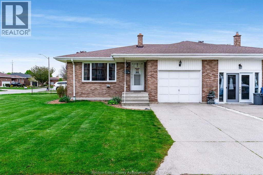 MLS# 26011414: 11 Elizabeth CRESCENT, Leamington, Canada