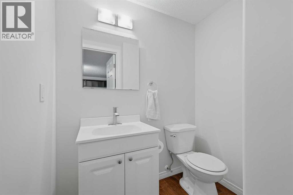 4 Woodstock Road Sw, Calgary, Alberta  T2W 5V8 - Photo 17 - A2312247