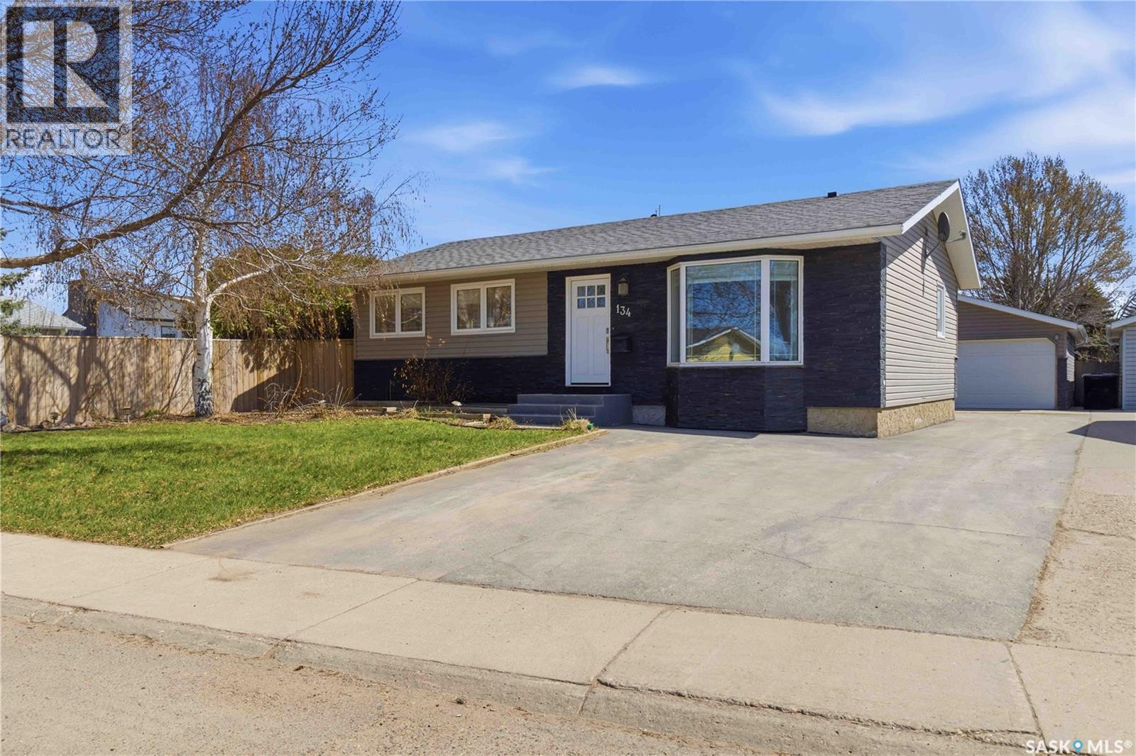 134 Russell ROAD, Saskatoon, Saskatchewan