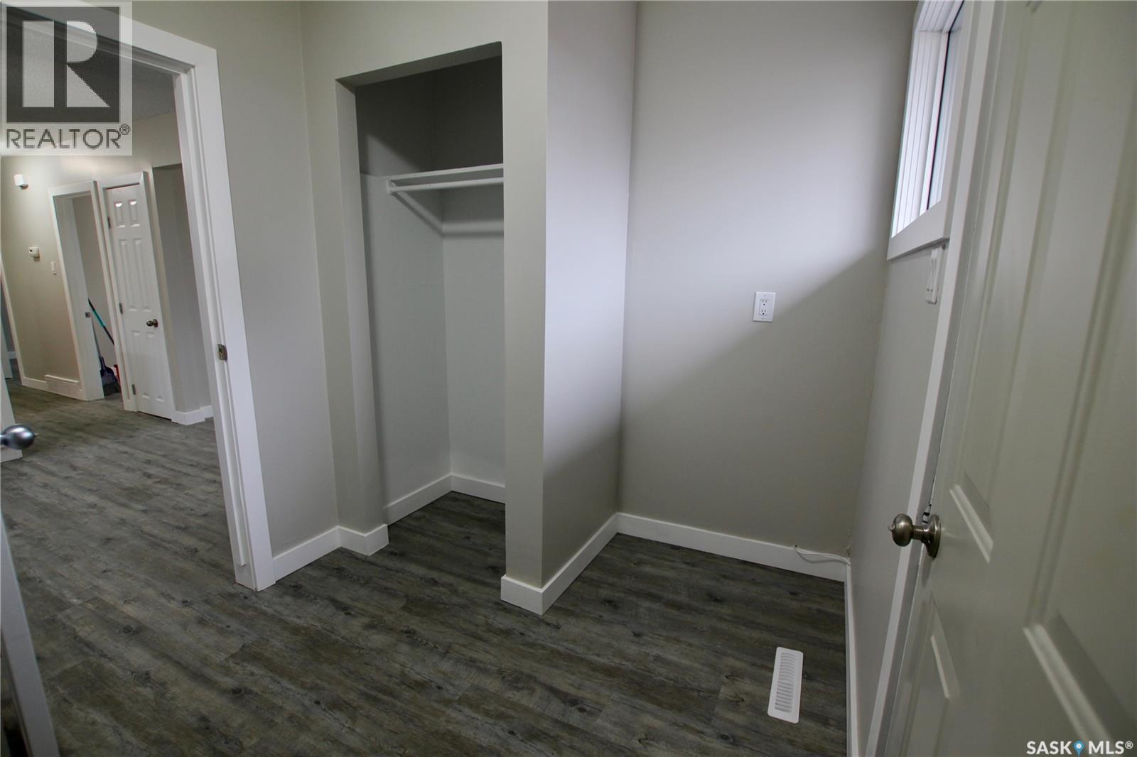 303 Royal Street, Regina, Saskatchewan  S4R 4Y2 - Photo 17 - SK036342