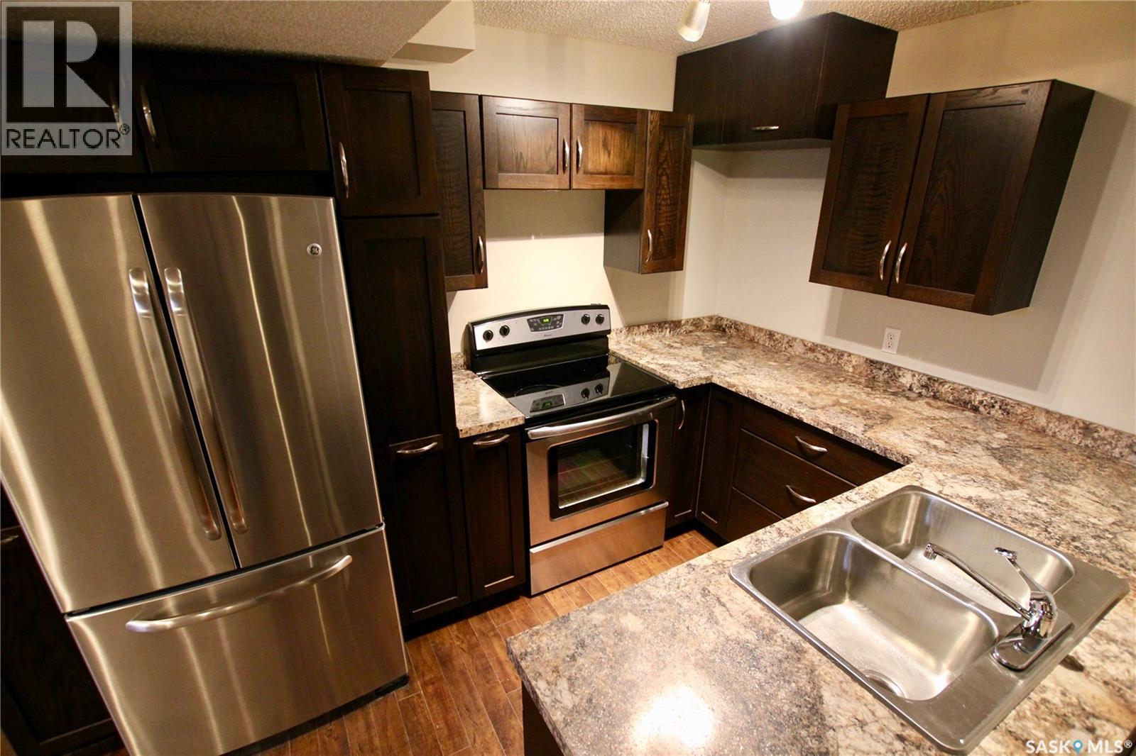 303 Royal Street, Regina, Saskatchewan  S4R 4Y2 - Photo 21 - SK036342