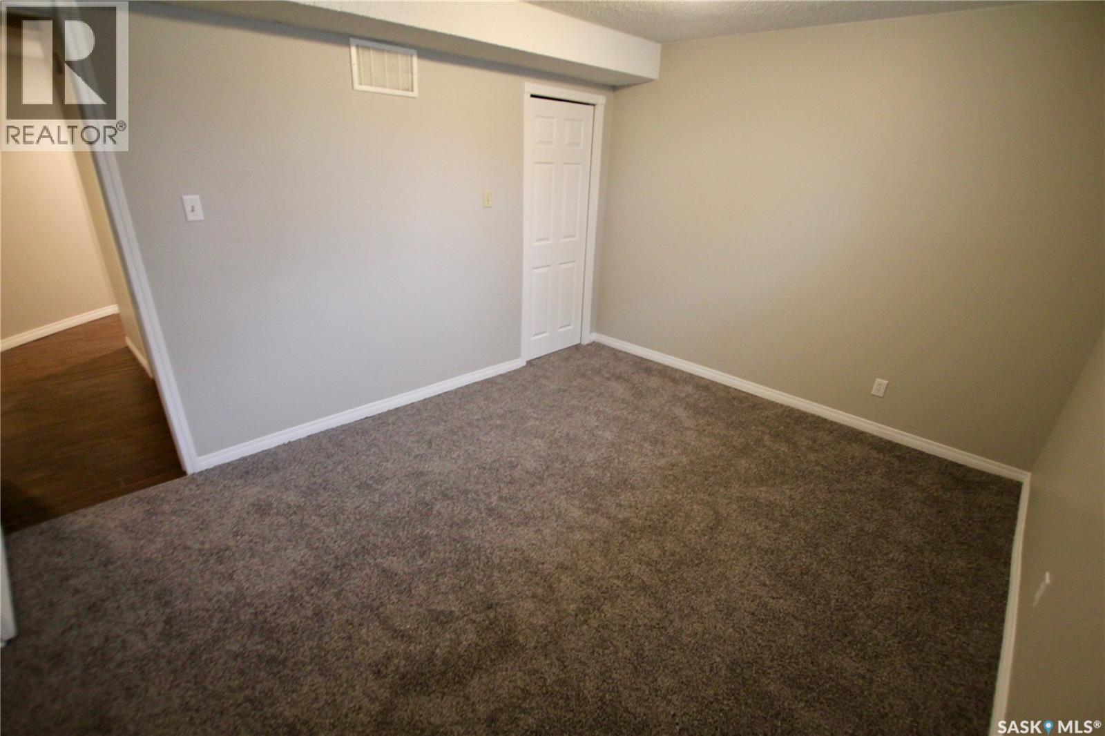 303 Royal Street, Regina, Saskatchewan  S4R 4Y2 - Photo 28 - SK036342